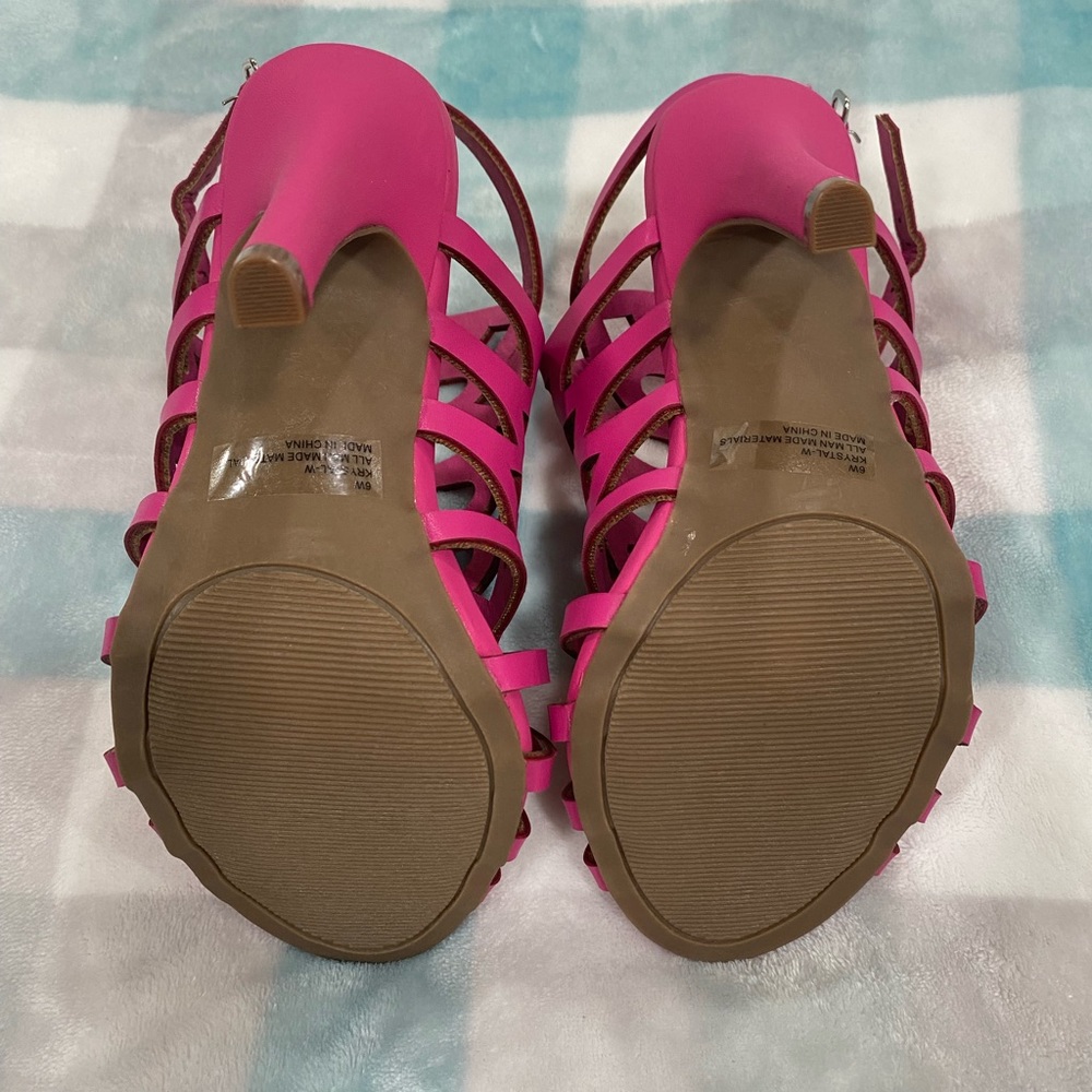 Pink heels - Picture 4 of 5